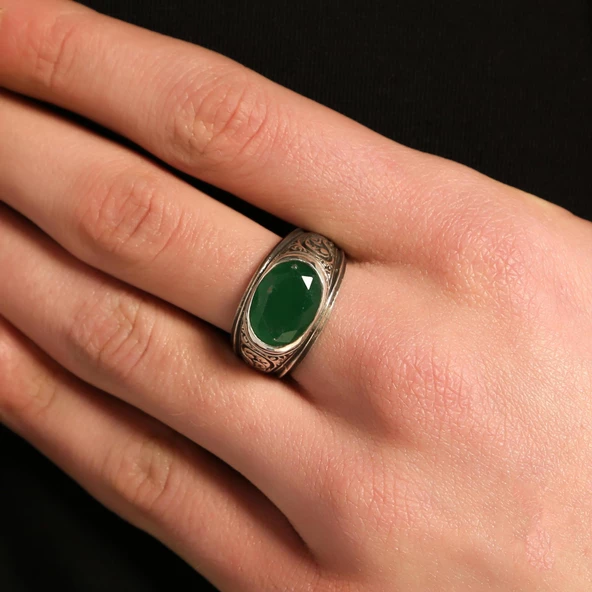 925 Ayar Gümüş Oval Fasetli Yeşil Agat Taşlı Erkek Yüzük ürün görseli