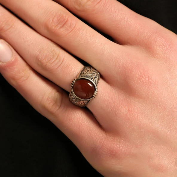 925 Ayar Gümüş Kırmızı Akik Taşlı İşlemeli Erkek Yüzük ürün görseli 1