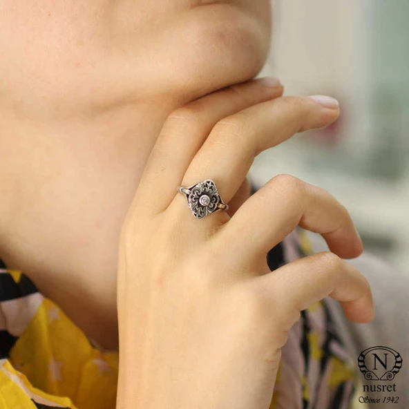 925 Ayar Gümüş Siyah Rodajlı Minik Taşlı Yüzük ürün görseli 1