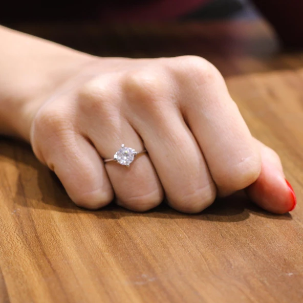 925 Ayar Gümüş Tektaş 1,16 crt Görünümlü Yüzük ürün görseli 1