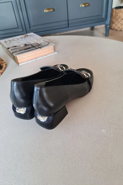10 1832 Topukla Kadın Loafer Toka Detaylı Deri Makosen Günlük Ayakkabı Siyah - 5