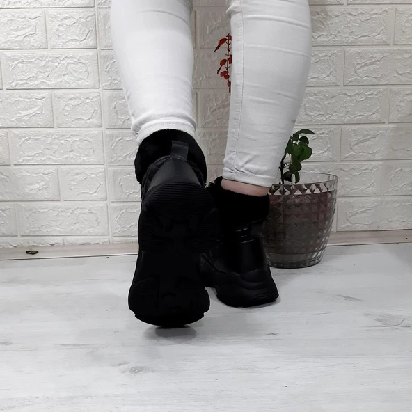 M.P 1408 Siyah Kaymaz Taban 18cm Kısa Bayan Bot - 5