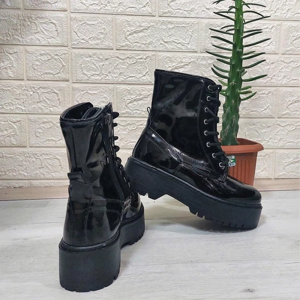 M.P 1425 Siyah Rugan 4cm Tabanlı İçi Tüylü Polar Parlak Kadın Bot - 9