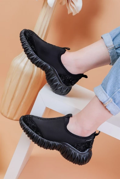 Lucas Siyah Renkli Siyah Parlak Taş Detaylı Lux Kadın Spor Ayakkabı - 4