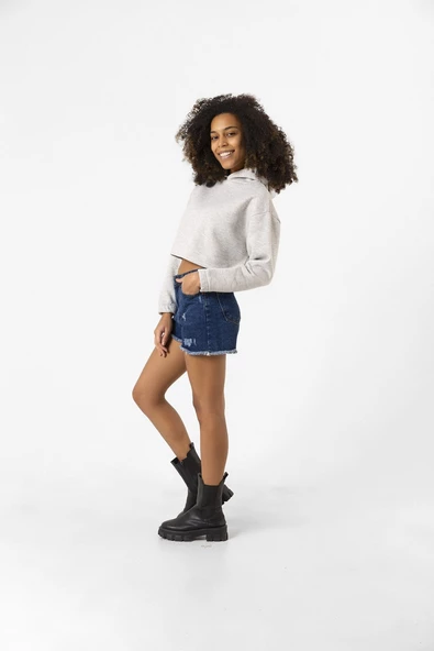 Basic Gri Kapüşonlu Crop Sweatshirt - Resim 5