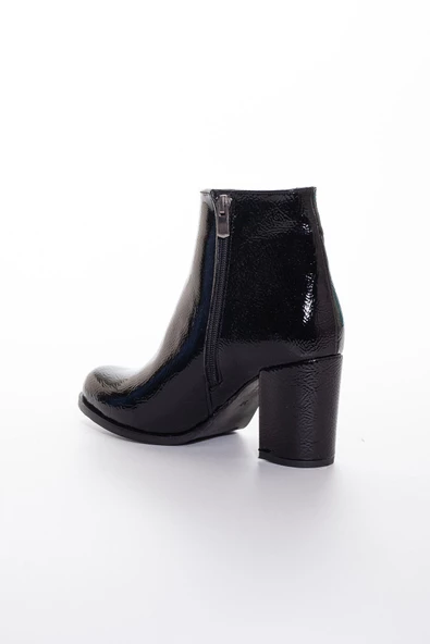 Fermuarlı Kırışık Rugan Siyah Büyük Numara Kadın Topuklu Bot - Resim 4