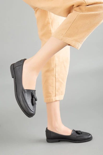 Püsküllü Cilt Siyah Kadın Günlük Ayakkabı - Resim 2