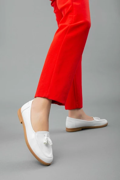 Püsküllü Cilt Beyaz Kadın Günlük Ayakkabı - Resim 2