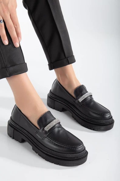 Kalın Taban Taşlı Sİyah Kadın Makosen Günlük Ayakkabı - Resim 2
