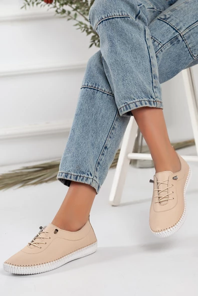 Hakiki Deri Ortopedik Saraçlı Bej Büyük Numara Kadın Ayakkabısı Günlük ürün görseli