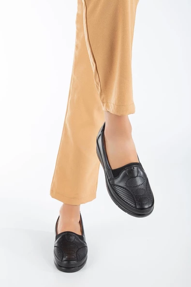 Hakiki Deri Nakış Detaylı Cilt Siyah Büyük Numara Kadın Ayakkabısı Günlük - Resim 3