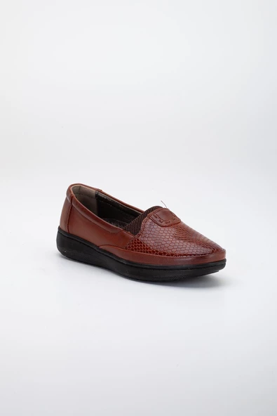 Hakiki Deri Yüz Parlak Taba Büyük Numara Kadın Ayakkabısı Günlük - Resim 4