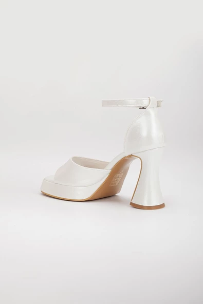 Kalın Tek Bant Kadeh Topuk Cilt Sedef Kadın Platform Topuk Sandalet - Resim 5