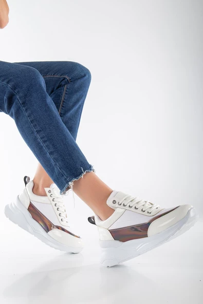 Rugan ve Hologram Bağlı Beyaz Kadın Spor Ayakkabı - Resim 2