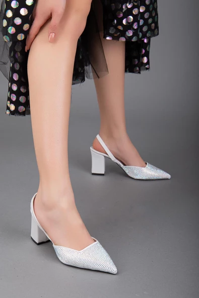 Saten Simetrik Kesim Taşlı Beyaz Büyük Numara Kadın Ayakkabısı Topukluı - Resim 2