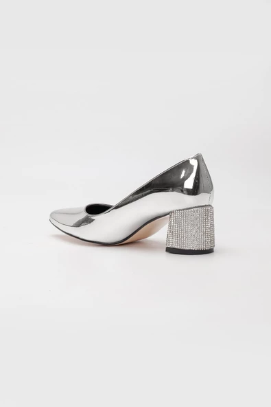 Dilimler Ayakkabı Rugan Taşlı Gümüş Kadın Kısa Topuklu Ayakkabı - Resim 5