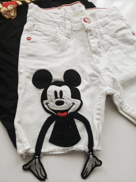 MODAVALS MICKEY APLİKELİ DERİ DETAYLI BOYUNLUKLU BEYAZ KOT ŞORTLU ERKEK ÇOCUK TAKIM - SİYAH - 3