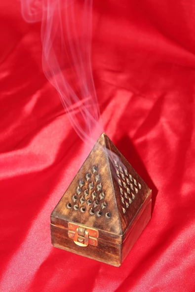 Ahşap Piramit Konik Tütsülük - 4