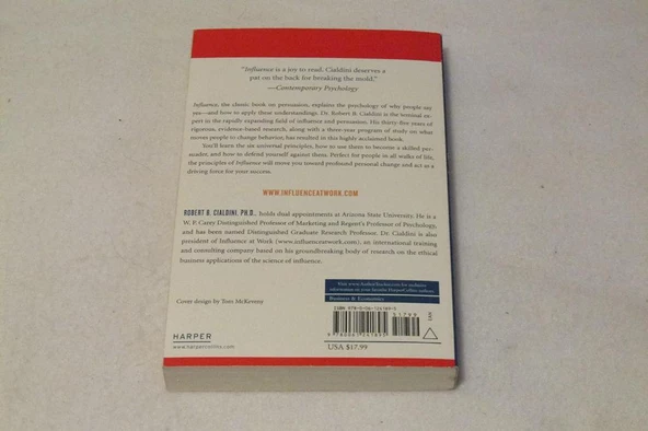 Influence: The Psychology of Persuasion, Revised Edition Robert B. Cialdini - 2