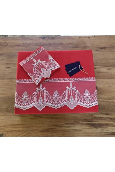 Kırmızı Beylerbeyim Çift Kişilik Nevresim Takımı ürün görseli