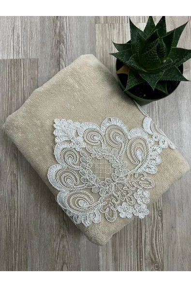 Zümrüt Kadife El Ve Yüz Havlusu 50/90cm