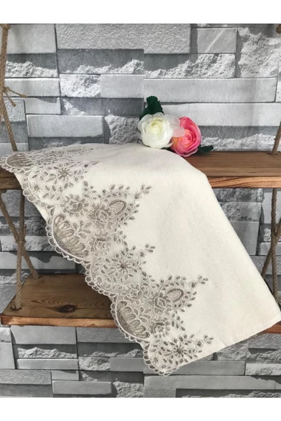 Fransız Güpürlü Elçin Krem Kadife Havlu 50&90 ürün görseli 1
