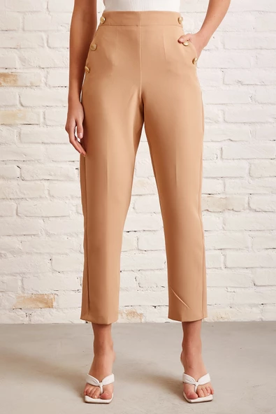 Düğme Detaylı Dar Paça Pantolon Bej - Resim 4