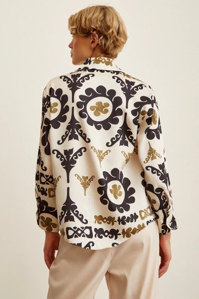 V Yaka Desenli  Saten Gömlek Bej - Resim 2