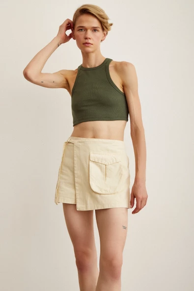 Kemer Detaylı Şort Etek Krem - Resim 3