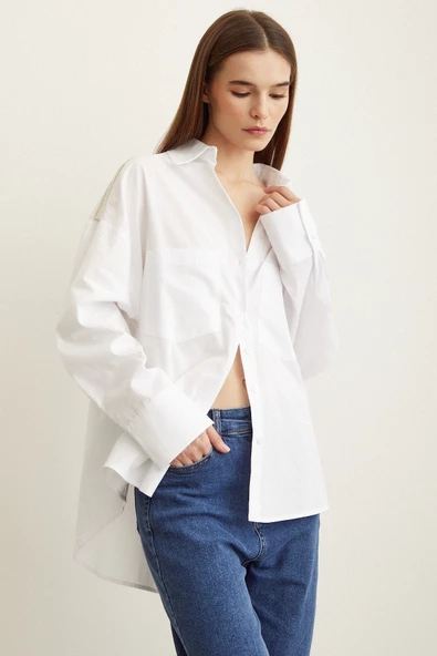 Omuzda Boncuk Detaylı  Oversize Gömlek Beyaz - Resim 5