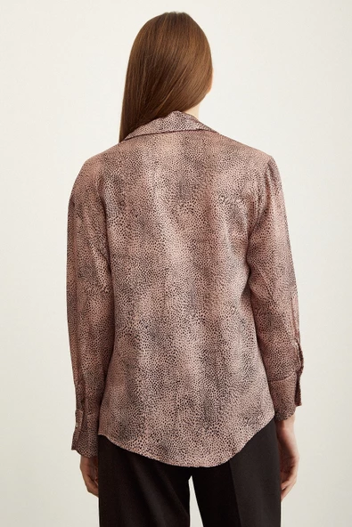 V Yaka Desenli Saten Gömlek Gül Kurusu - Resim 4