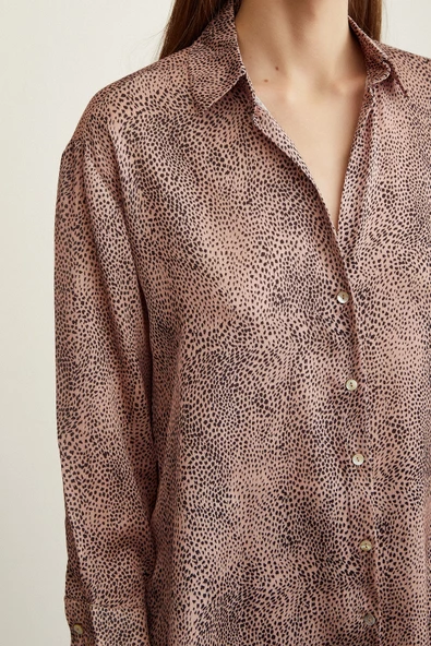 V Yaka Desenli Saten Gömlek Gül Kurusu - Resim 3