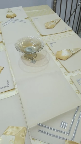 Mandaş Yemek seti 8 Kişilik deri runnerli  yüzüklü  krem/ altın - 3