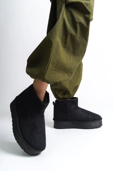 AMELİA Bağcıksız Düz ve Kalın Taban İçi Kürklü Kısa Süet Kadın Bot ST Siyah - Resim 2