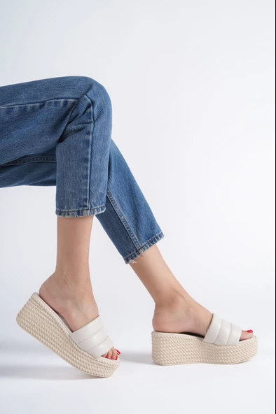 REİNA Dolgu Topuklu Ortopedik Taban Hasır Görünümlü Kadın Terlik KT Krem - 3