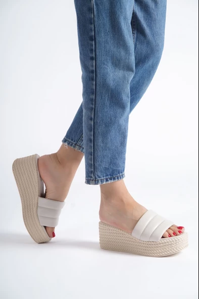 REİNA Dolgu Topuklu Ortopedik Taban Hasır Görünümlü Kadın Terlik KT Krem - 2