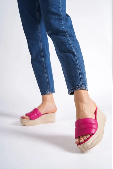 REİNA Dolgu Topuklu Ortopedik Taban Hasır Görünümlü Kadın Terlik KT Fuşya - 3