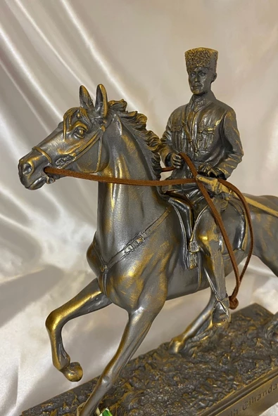 Atatürk At Üzerinde Mustafa Kemal Atatürk Biblosu Yurtta Sulh Cihanda Sulh ürün görseli