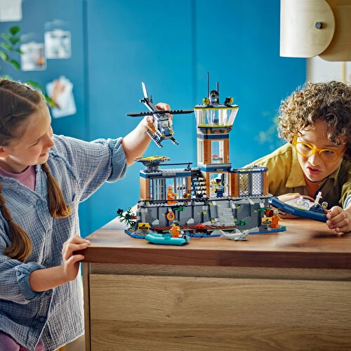 LEGO City 60419 Polis Hapishane Adası (980 Parça) - 4