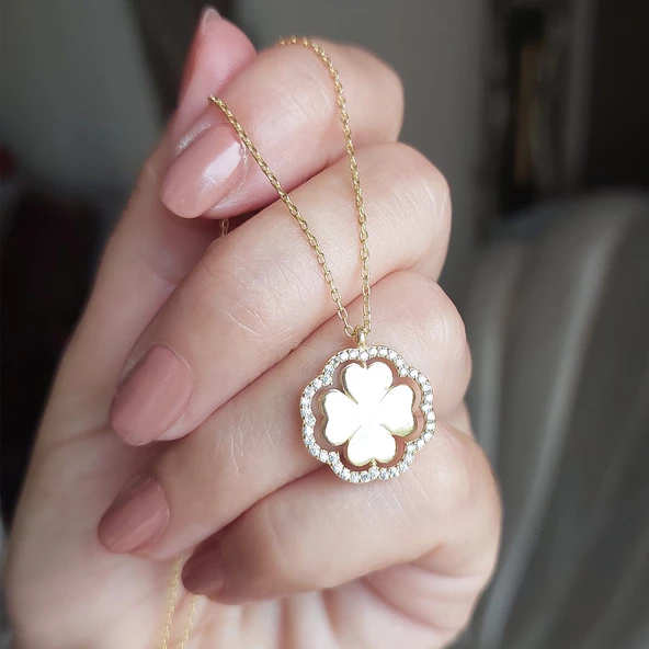 Vaoov 925 Ayar Gümüş Altın Kaplama Dönen Yonca Kolye - Resim 3