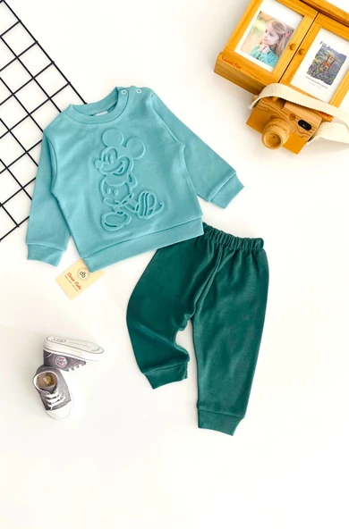 Neşeli Bebekler Mickey Kabartma Desen İki İplik Penye Kumaş Takım Yeşil ürün görseli