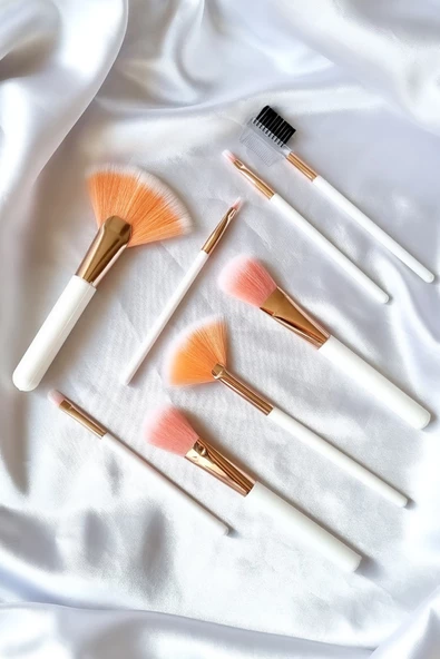 8'li Beyaz Renkli Fırça Makyaj Fırça Seti - Resim 2