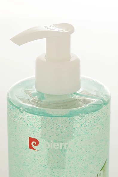 Pierre Cardin Moisturizing Facial Cleanser with Aloe Vera & Rosemary Extract-Köpük Jel - 4
