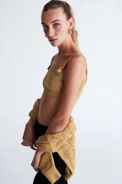 Styleboom X Peraluna DORIS BRALET Düğme Detaylı Askılı Simli Kadın Triko Bralet - Altın - 4
