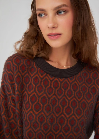 Peraluna Labirent Desenli Bol Kesim Krop Kadın Triko Kazak - Kahve - Resim 4