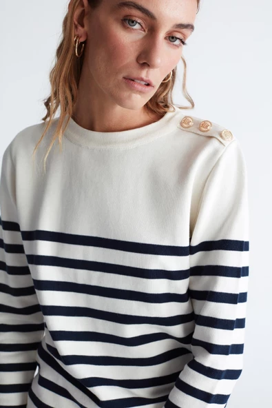 Styleboom X Peraluna BARDOT PULLOVER Omzu Düğmeli Çizgili Organik Pamuk Mevsimlik Kadın Triko Kazak - Ekru/Lacivert - 6