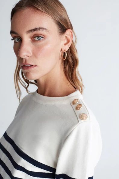 Styleboom X Peraluna BARDOT PULLOVER Omzu Düğmeli Çizgili Organik Pamuk Mevsimlik Kadın Triko Kazak - Ekru/Lacivert - 5