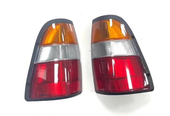 LEOPARTS Isuzu TFR Stop Lambası Sağ 1997-2002 8971144400 - 2