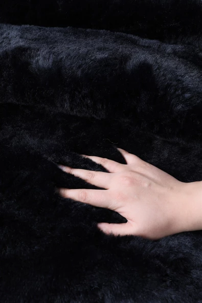 Dekoratif Tavşan Tüyü Ultra Yumuşak Peluş Kaymaz Halı Yolluk Siyah - Resim 2