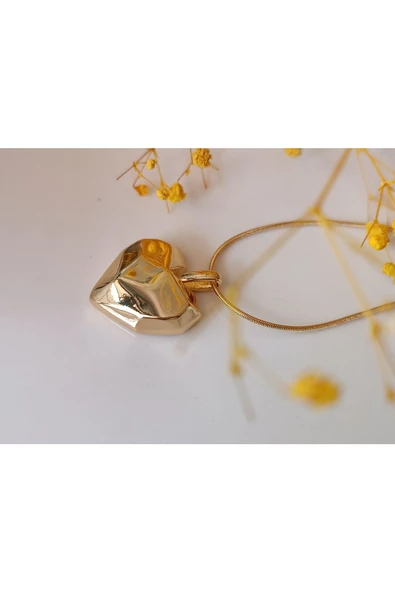 Farklı Tarz Bombeli Çelik Kalp Detaylı Çelik Kolye Sevgililer Gününe Özel